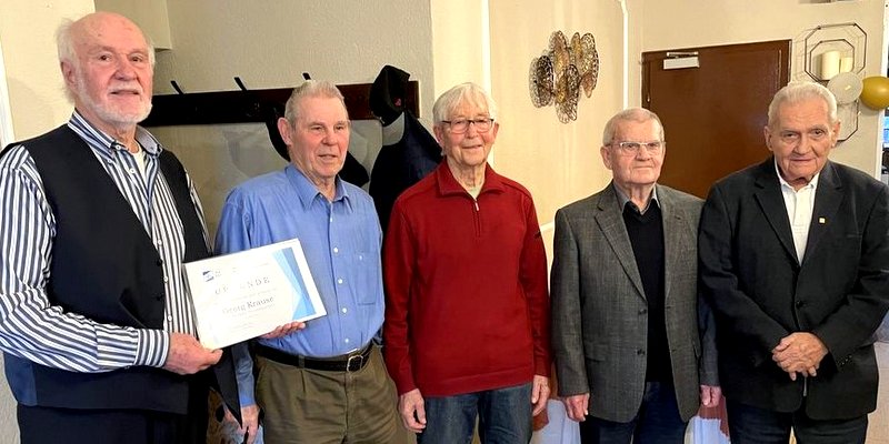 Dormagen: Vorsitzender Wilfried Schellen ehrte Georg Krause, Josef Steiner, Helmut Trawny und Fritz Rottländer (von links)